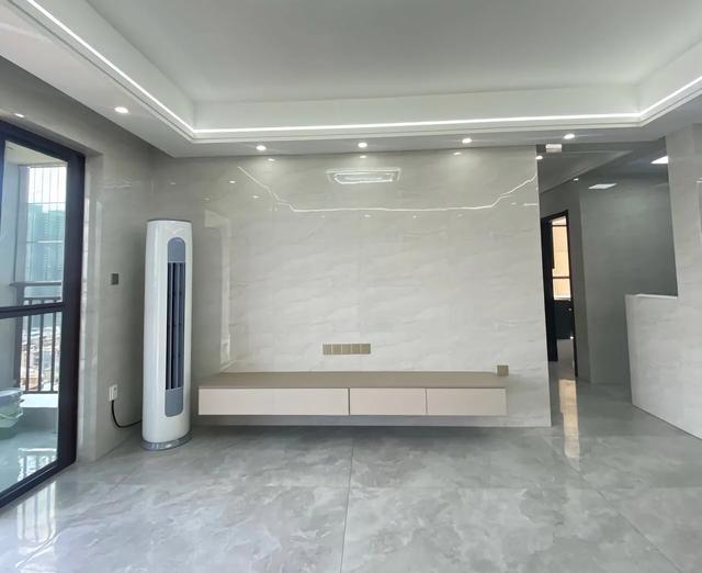 墙面瓷砖烂了用什么可以修饰一下(墙面瓷砖烂了用什么可以修饰一下呢视频)